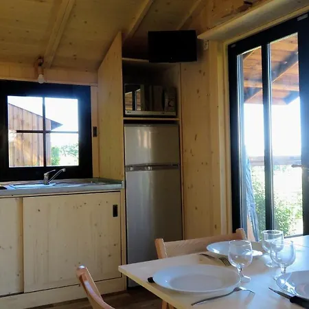 Camping Ushuaia Villages - Les 4 Saisons *
